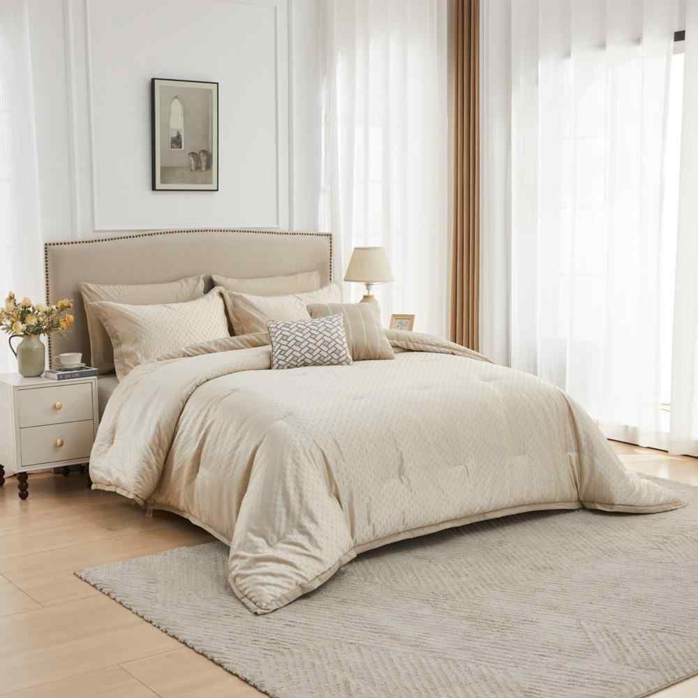 طقم غطاء تخت 8 قطع MADISON بيج مجوز