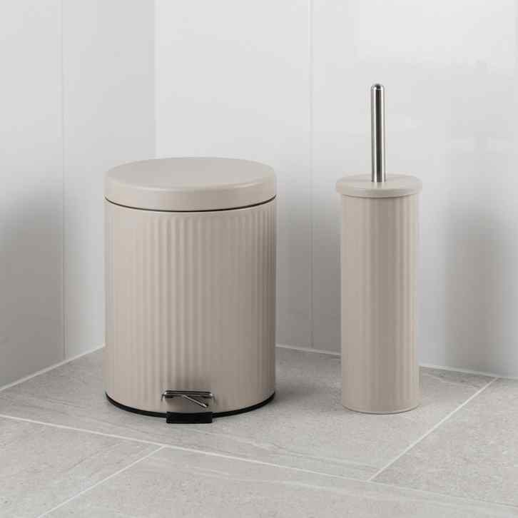 سطل قمامة 5 لتر + فرشاة ستريب كريم